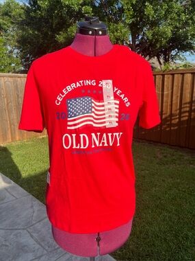 Old Navy T-shirt